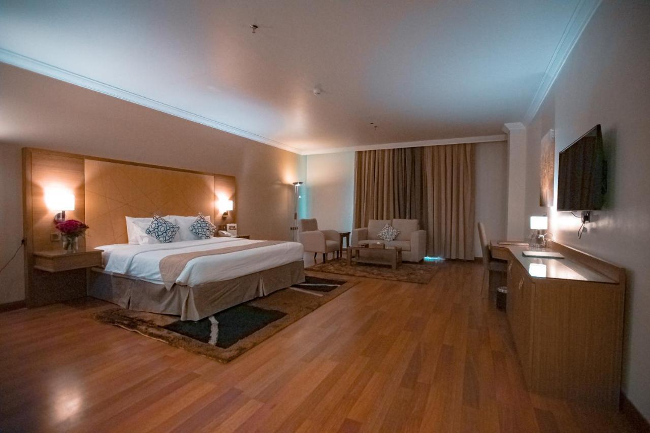 Golden Tulip Hotel Buraidah Al Qassim Exteriör bild