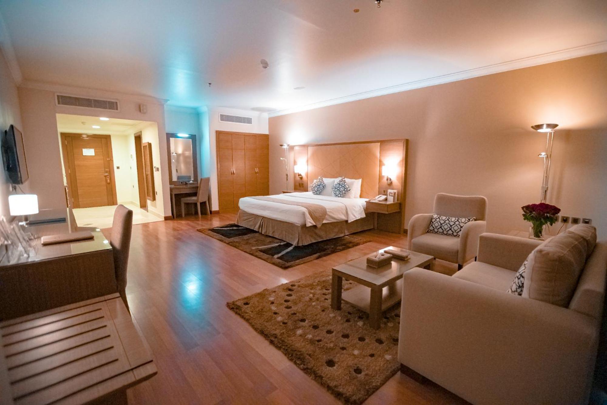 Golden Tulip Hotel Buraidah Al Qassim Exteriör bild