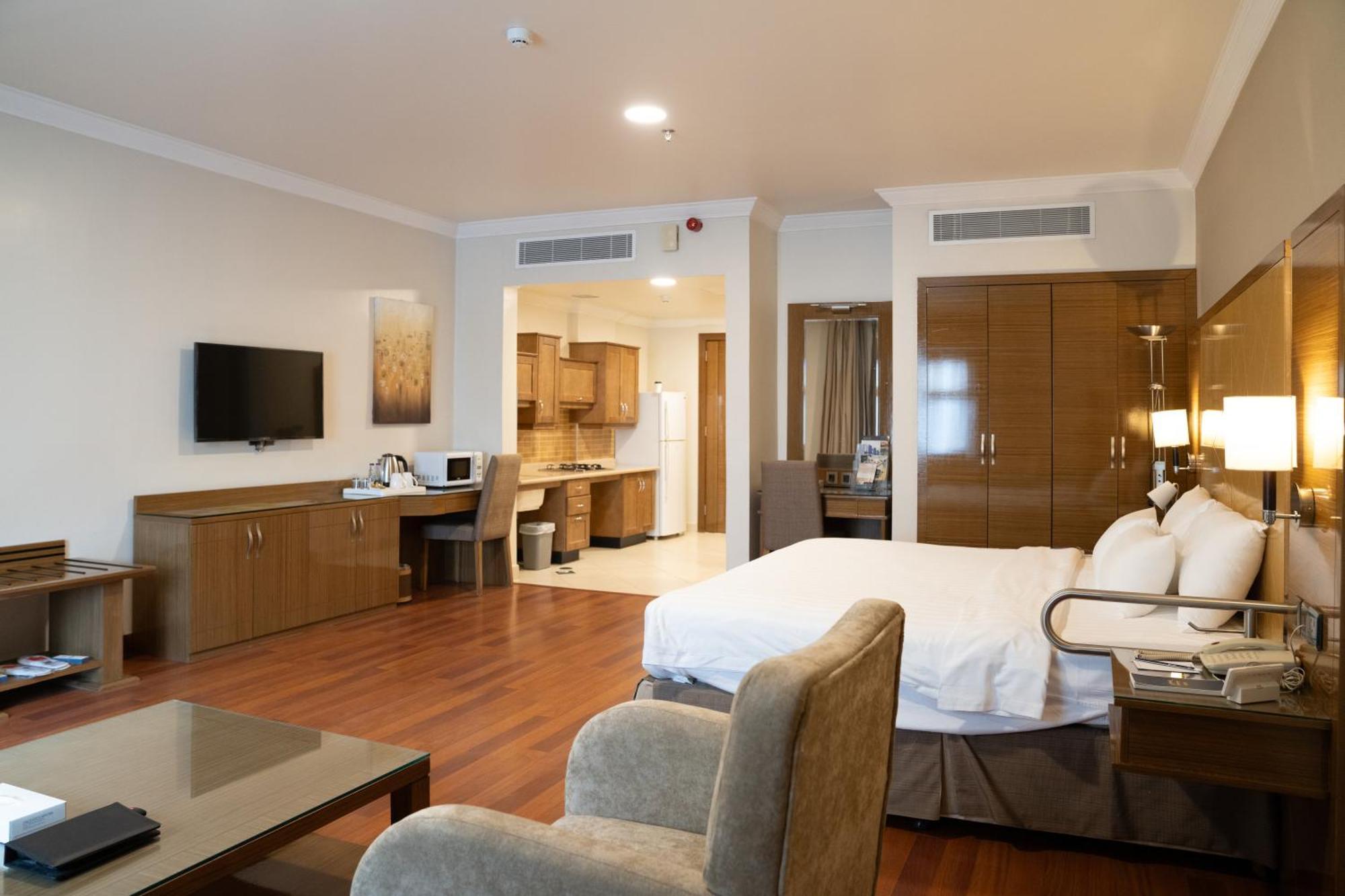 Golden Tulip Hotel Buraidah Al Qassim Exteriör bild