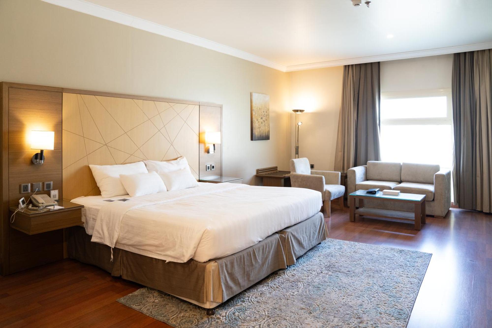 Golden Tulip Hotel Buraidah Al Qassim Exteriör bild